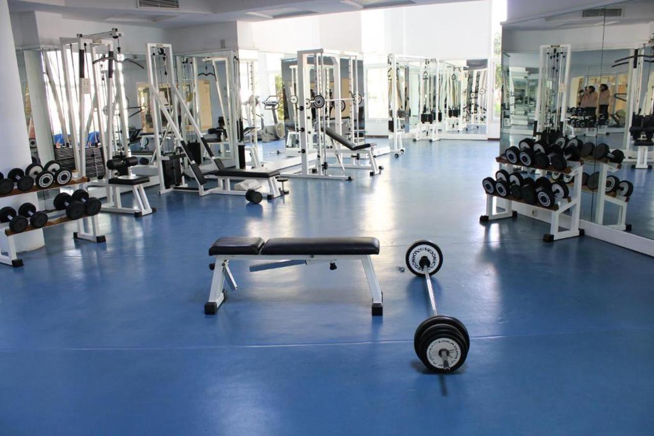 El Mouradi Gammarth Hotel Exterior foto A typical gym