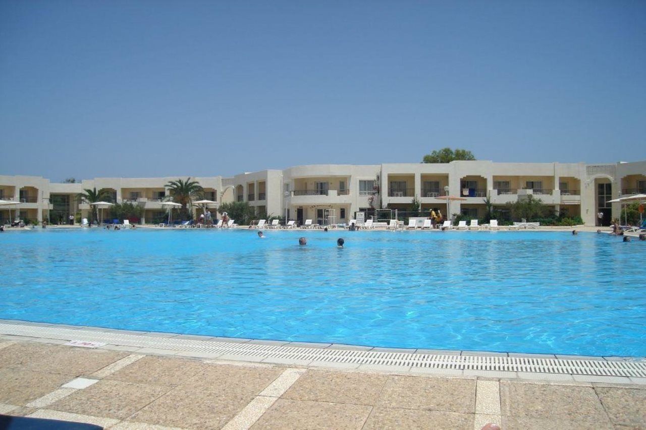El Mouradi Gammarth Hotel Exterior foto The pool at the Grand Hotel