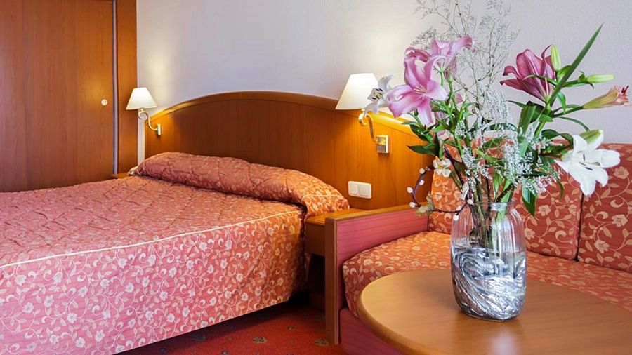 El Mouradi Gammarth Hotel Exterior foto A typical hotel room